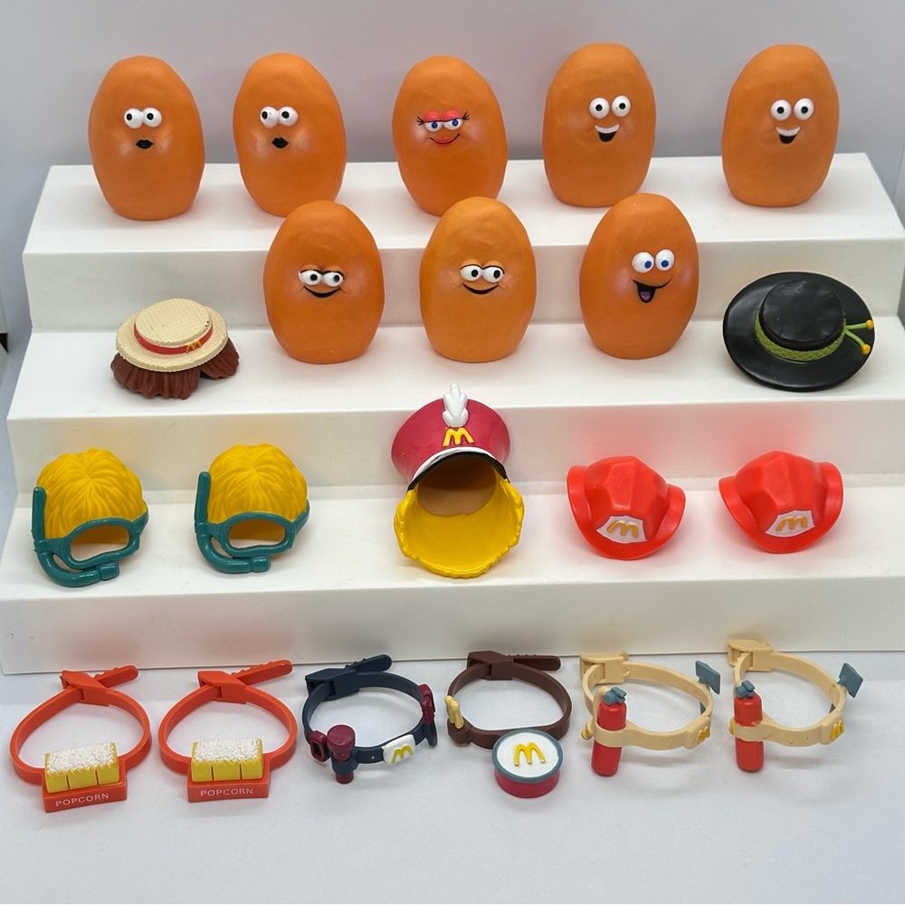 VTG 1988 Lot/8 McDonalds Chicken McNugget (Nugget)  Buddies w/(7) Hats (6) Belts